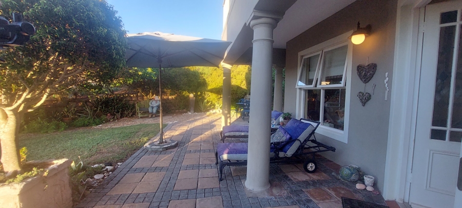 5 Bedroom Property for Sale in Myburgh Park Western Cape